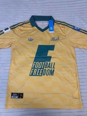 adidas Men’s Yellow and Green Football Jersey